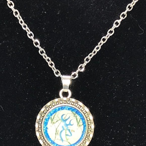 20 3/4" Blue and White Browning Cable Chain Necklace - Picture 3 of 6